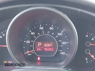 2016 Kia Soul + z VIN KNDJP3A51G7238839, wystawiony jako IAAI lot #42486612 z przebiegiem 95 262 mil mil oraz . Historia ofert i sprzedaży dostępna na DreamBid. Obrazek 15.