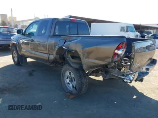 2012 Toyota Tacoma z VIN 5TFUU4EN4CX040417, wystawiony jako IAAI lot #41662802 z przebiegiem 221 186 mil mil oraz . Historia ofert i sprzedaży dostępna na DreamBid. Obrazek 3.