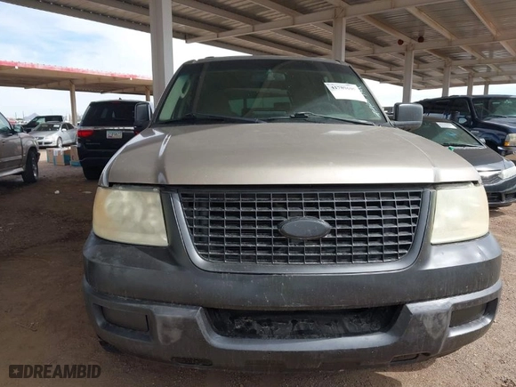 2003 Ford Expedition Special Service with VIN 1FMRU15W43LC33991, listed as a IAAI auction lot 41789695 with 188,770 mi miles. Bid and sale history available at carsss.com. Image 6.