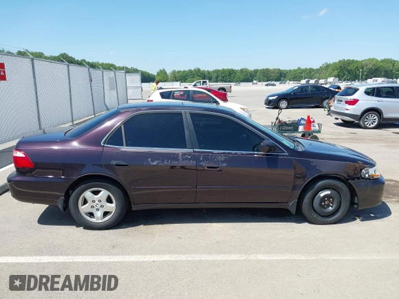 1998 Honda Accord EX z VIN 1HGCG1658WA042017, wystawiony jako IAAI lot #42263347 z przebiegiem 109 364 mil mil oraz . Historia ofert i sprzedaży dostępna na DreamBid. Obrazek 13.