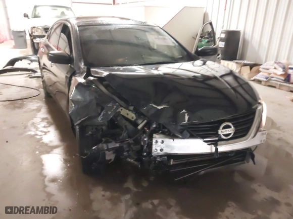 2018 Nissan Altima 2.5 SV with VIN 1N4AL3AP1JC276024, listed as a IAAI auction lot 41271383 with 121,088 mi miles. Bid and sale history available at carsss.com. Image 6.