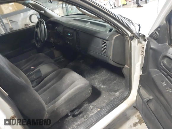 2001 Dodge Dakota with VIN 1B7FL26XX1S304511, listed as a IAAI auction lot 41246101 with 117,457 mi miles. Bid and sale history available at carsss.com. Image 5.