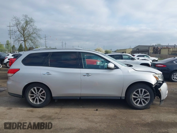 2015 Nissan Pathfinder S z VIN 5N1AR2MM7FC688083, wystawiony jako IAAI lot #42156969 z przebiegiem 99 752 mil mil oraz . Historia ofert i sprzedaży dostępna na DreamBid. Obrazek 13.