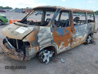 2002 Volkswagen EuroVan MV с VIN WV2MB470X2H088179, выставлен на аукционе IAAI как лот 42309620 с пробегом Не указан миль и . История ставок и продаж доступна на DreamBid. Изображение 2.