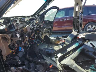 2013 GMC Yukon XL SLT with VIN 1GKS2KE76DR130374, listed as a Copart auction lot 43983875 with 0 mi miles and Salvage Title. Bid and sale history available at carsss.com. Image 7.