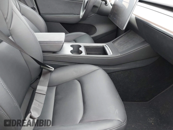 2024 Tesla Model Y с VIN 7SAYGDED5RF093696, выставлен на аукционе IAAI как лот 42061020 с пробегом 21 220 миль миль и . История ставок и продаж доступна на DreamBid. Изображение 5.