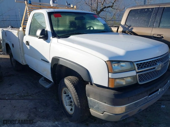 2005 Chevrolet Silverado 2500 with VIN 1GBHC24U75E293655, listed as a IAAI auction lot 41735733 with 1 mi miles. Bid and sale history available at carsss.com. Image 1.