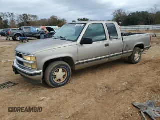 1998 Chevrolet Silverado 1500 with VIN 1GCEC19M7WE233927, listed as a Copart auction lot 42055605 with 299,575 mi miles and Clean Title. Bid and sale history available at DreamBid. Image 1.