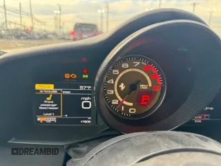 2017 Ferrari 488 z VIN ZFF79ALA4H0220818, wystawiony jako Copart lot #84857004 z przebiegiem 17 208 mil mil oraz Szkody całkowita. Historia ofert i sprzedaży dostępna na DreamBid. Obrazek 8.