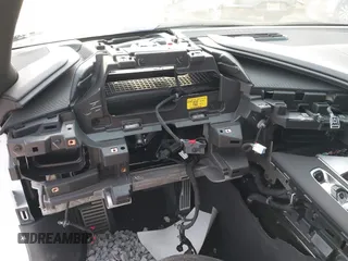 2021 Chevrolet Corvette 1LT z VIN 1G1YA3D48M5103960, wystawiony jako IAAI lot #41768406 z przebiegiem Nie podano mil oraz . Historia ofert i sprzedaży dostępna na DreamBid. Obrazek 15.