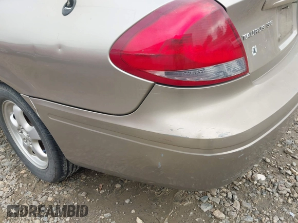2005 Ford Taurus SE с VIN 1FAHP53285A177492, выставлен на аукционе IAAI как лот 42490543 с пробегом Не указан миль и . История ставок и продаж доступна на DreamBid. Изображение 11.