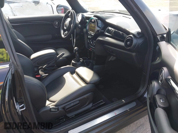 2016 MINI Hardtop S with VIN WMWXP7C58G3B49050, listed as a IAAI auction lot 42397484 with 103,083 mi miles and . Bid and sale history available at DreamBid. Image 5.