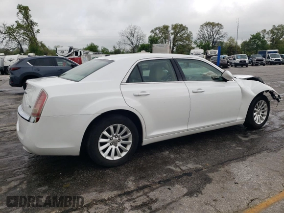 2014 Chrysler 300 z VIN 2C3CCAAG7EH148451, wystawiony jako Copart lot #54672815 z przebiegiem 154 241 mil mil oraz Szkoda całkowita • Salvage title. Historia ofert i sprzedaży dostępna na DreamBid. Obrazek 3.