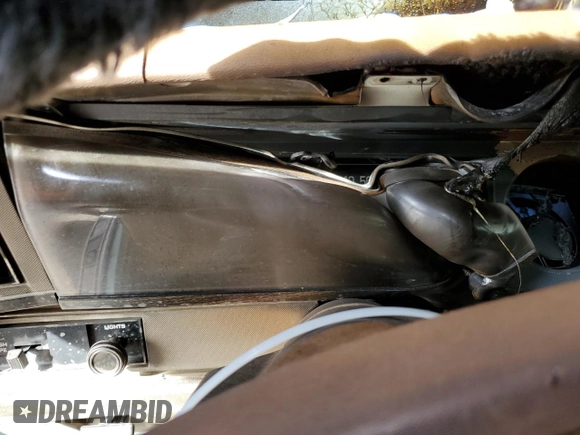 1977 Chevrolet Impala с VIN IL69U7J272968, выставлен на аукционе Copart как лот 75909154 с пробегом Не указан миль и Списание • Salvage title. История ставок и продаж доступна на DreamBid. Изображение 9.