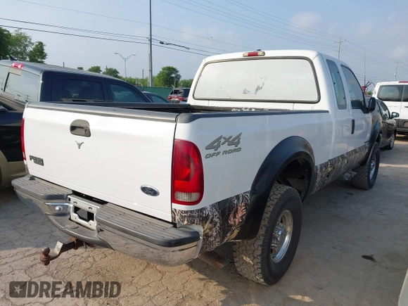 2000 Ford Super Duty F-250 XL with VIN 1FTNX21F0YEA34082, listed as a IAAI auction lot 42041351 with 431,351 mi miles. Bid and sale history available at carsss.com. Image 4.