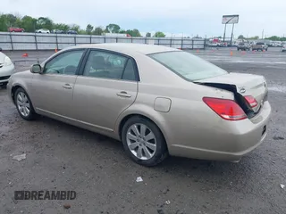2006 Toyota Avalon XL with VIN 4T1BK36B26U119629, listed as a IAAI auction lot 39152919 with 128,953 mi miles. Bid and sale history available at carsss.com. Image 3.