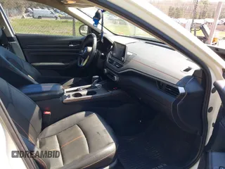 2019 Nissan Altima 2.5 SR with VIN 1N4BL4CV7KC169504, listed as a IAAI auction lot 41891687 with 88,906 mi miles. Bid and sale history available at carsss.com. Image 5.