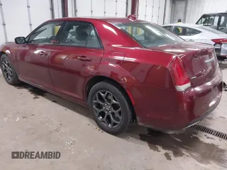 2018 Chrysler 300 S с VIN 2C3CCAGG5JH302401, выставлен на аукционе IAAI как лот 41493239 с пробегом 171 610 миль миль и . История ставок и продаж доступна на DreamBid. Изображение 3.