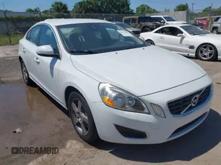 2013 Volvo S60 T5 Premier with VIN YV1612FS7D2197278, listed as a IAAI auction lot 42035502 with 113,484 mi miles. Bid and sale history available at carsss.com. Image 1.