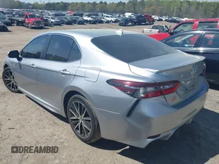 2021 Toyota Camry SE Nightshade with VIN 4T1G11AK6MU526628, listed as a IAAI auction lot 41905150 with 42,386 mi miles. Bid and sale history available at carsss.com. Image 3.