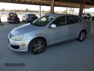 2007 Volkswagen Jetta Wolfsburg Edition with VIN 3VWEG71K47M200331, listed as a Copart auction lot 61526405 with 172,810 mi miles and Salvage title. Bid and sale history available at DreamBid. Image 1.