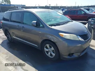 2012 Toyota Sienna LE AAS with VIN 5TDKK3DC9CS184722, listed as a IAAI auction lot 41942991 with 227,783 mi miles. Bid and sale history available at carsss.com. Image 1.