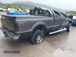 2004 Ford F-250 XL z VIN 1FTNW21P74EC39145, wystawiony jako IAAI lot #42263310 z przebiegiem 162 280 mil mil oraz . Historia ofert i sprzedaży dostępna na DreamBid. Obrazek 4.