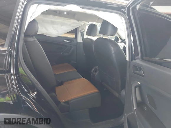 2018 Volkswagen Tiguan SEL z VIN 3VV3B7AX1JM036551, wystawiony jako IAAI lot #42170151 z przebiegiem 97 506 mil mil oraz . Historia ofert i sprzedaży dostępna na DreamBid. Obrazek 8.