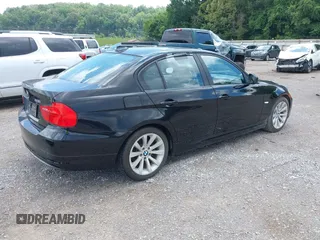 2011 BMW 3 Series 328i с VIN WBAPH7C50BE677673, выставлен на аукционе IAAI как лот 42680579 с пробегом 207 336 миль миль и . История ставок и продаж доступна на DreamBid. Изображение 4.