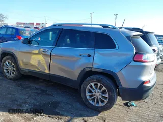 2019 Jeep Cherokee Latitude with VIN 1C4PJMCB8KD167282, listed as a IAAI auction lot 41154149 with 142,664 mi miles. Bid and sale history available at carsss.com. Image 14.
