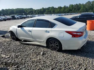 2016 Nissan Altima S z VIN 1N4AL3AP0GN383921, wystawiony jako Copart lot #57461905 z przebiegiem 183 342 mil mil oraz Szkoda całkowita • Salvage title. Historia ofert i sprzedaży dostępna na DreamBid. Obrazek 2.