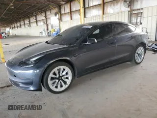 2023 Tesla Model 3 z VIN 5YJ3E1EA2PF566372, wystawiony jako Copart lot #89324355 z przebiegiem 51 764 mil mil oraz Szkoda całkowita • Salvage title. Historia ofert i sprzedaży dostępna na DreamBid. Obrazek 1.