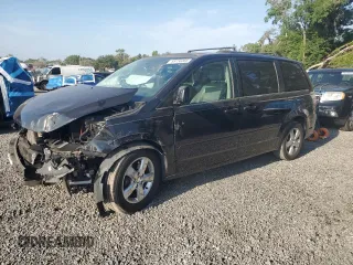 2011 Volkswagen Routan SE z VIN 2V4RW3DG8BR622116, wystawiony jako Copart lot #58756365 z przebiegiem 153 945 mil mil oraz Szkoda całkowita • Salvage title. Historia ofert i sprzedaży dostępna na DreamBid. Obrazek 1.