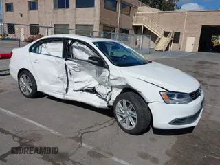 2013 Volkswagen Jetta Sedan SE with VIN 3VWDP7AJ3DM257666, listed as a IAAI auction lot 41805593 with 181,759 mi miles. Bid and sale history available at carsss.com. Image 1.