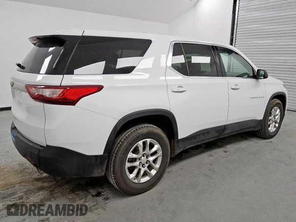 2021 Chevrolet Traverse LS z VIN 1GNERFKW4MJ138373, wystawiony jako Copart lot #56994505 z przebiegiem 64 609 mil mil oraz Czysty tytuł • Clean title. Historia ofert i sprzedaży dostępna na DreamBid. Obrazek 3.