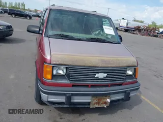 1994 Chevrolet Astro with VIN 1GNEL19W5RB176819, listed as a IAAI auction lot 42116566 with 179,027 mi miles. Bid and sale history available at carsss.com. Image 12.