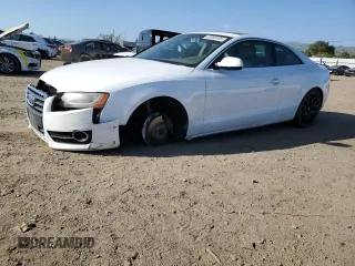 2011 Audi A5 Premium Plus z VIN WAULFAFR0BA049796, wystawiony jako Copart lot #53989185 z przebiegiem 156 247 mil mil oraz Szkoda całkowita • Salvage title. Historia ofert i sprzedaży dostępna na DreamBid. Obrazek 1.
