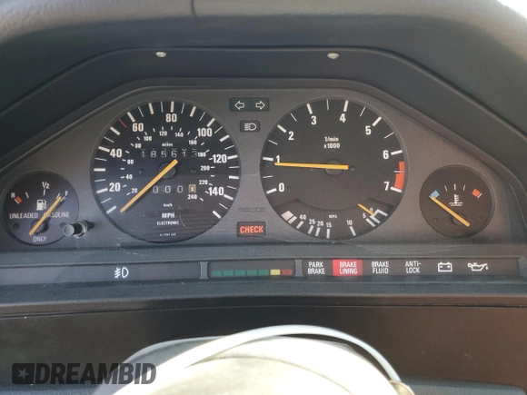 1989 BMW 3 Series 325iS with VIN WBAAA2309KEC49637, listed as a Copart auction lot 41492615 with 185,613 mi miles and Salvage Title. Bid and sale history available at carsss.com. Image 9.