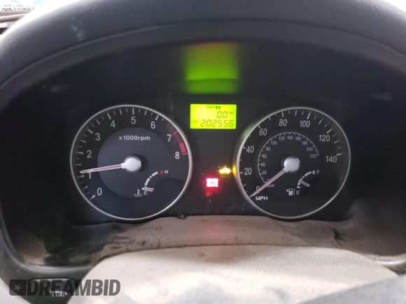 2006 Hyundai Accent GLS z VIN KMHCN46C56U036710, wystawiony jako Copart lot #84831284 z przebiegiem 202 556 mil mil oraz Nie do naprawy • Non repairable. Historia ofert i sprzedaży dostępna na DreamBid. Obrazek 9.