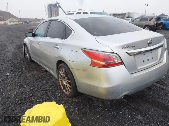 2015 Nissan Altima S with VIN 1N4AL3AP4FC294024, listed as a IAAI auction lot 41945179 with 91,841 mi miles and . Bid and sale history available at DreamBid. Image 3.