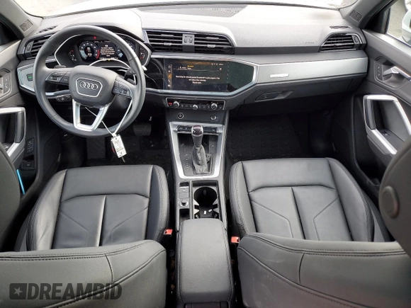 2024 Audi Q3 S line Premium z VIN WA1DECF36R1027887, wystawiony jako Copart lot #49717615 z przebiegiem 17 736 mil mil oraz Szkoda całkowita • Salvage title. Historia ofert i sprzedaży dostępna na DreamBid. Obrazek 8.