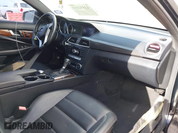 2015 Mercedes-Benz C 250 with VIN WDDGJ4HB6FG350022, listed as a IAAI auction lot 42552333 with 135,827 mi miles and . Bid and sale history available at DreamBid. Image 5.