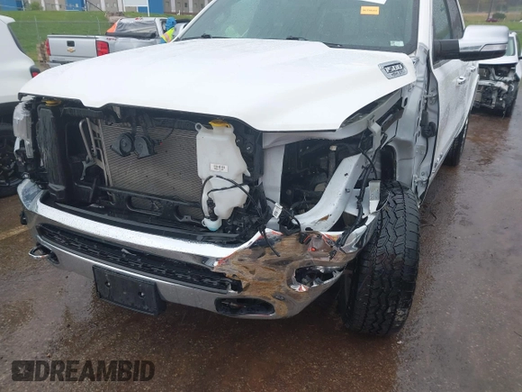 2022 Ram 1500 Limited z VIN 1C6SRFHT6NN446901, wystawiony jako IAAI lot #42042634 z przebiegiem 46 809 mil mil oraz . Historia ofert i sprzedaży dostępna na DreamBid. Obrazek 6.