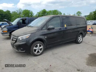 2018 Mercedes-Benz Metris Passenger z VIN WD4PG2EE0J3491511, wystawiony jako Copart lot #58578785 z przebiegiem 90 482 mil mil oraz Czysty tytuł • Clean title. Historia ofert i sprzedaży dostępna na DreamBid. Obrazek 1.