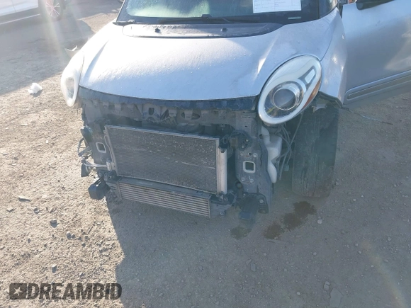 2015 FIAT 500L Lounge with VIN ZFBCFACH8FZ031149, listed as a IAAI auction lot 41780747 with 131,054 mi miles. Bid and sale history available at carsss.com. Image 16.