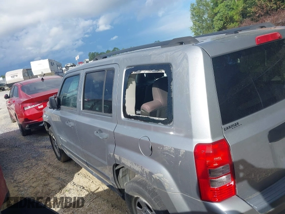 2016 Jeep Patriot Sport z VIN 1C4NJPBA0GD706017, wystawiony jako IAAI lot #34545358 z przebiegiem 65 111 mil mil oraz . Historia ofert i sprzedaży dostępna na DreamBid. Obrazek 14.