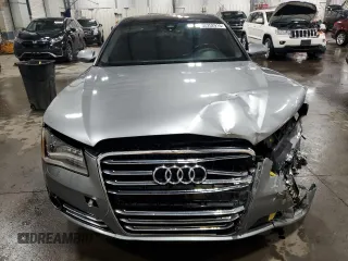 2012 Audi A8 z VIN WAURVAFD3CN025035, wystawiony jako Copart lot #52252915 z przebiegiem 71 312 mil mil oraz Szkoda całkowita • Salvage title. Historia ofert i sprzedaży dostępna na DreamBid. Obrazek 5.