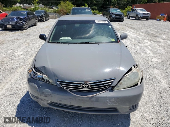 2005 Toyota Camry STD z VIN 4T1BE32K05U406365, wystawiony jako Copart lot #58035155 z przebiegiem 283 788 mil mil oraz Czysty tytuł • Clean title. Historia ofert i sprzedaży dostępna na DreamBid. Obrazek 5.