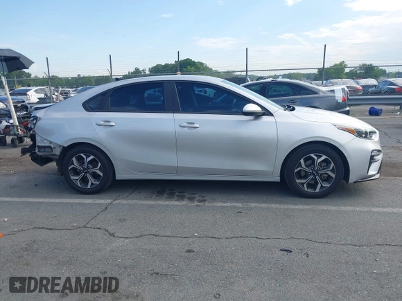 2021 Kia Forte LXS z VIN 3KPF24AD0ME290833, wystawiony jako IAAI lot #42218490 z przebiegiem 102 122 mil mil oraz . Historia ofert i sprzedaży dostępna na DreamBid. Obrazek 13.