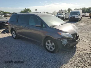 2016 Toyota Sienna LE AAS с VIN 5TDKK3DC8GS755476, выставлен на аукционе Copart как лот 56951595 с пробегом 228 678 миль миль и Списание • Salvage title. История ставок и продаж доступна на DreamBid. Изображение 4.